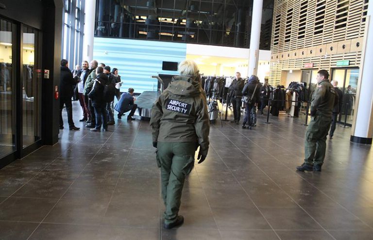 Zatrzymana Polka na lotnisku w Szymanach