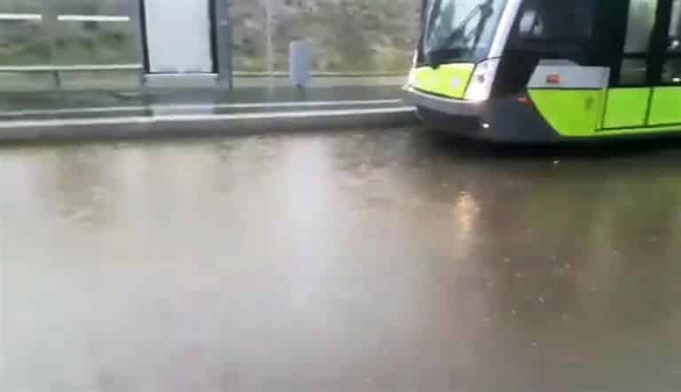 Zalało przystanek tramwajowy na ul. Witosa