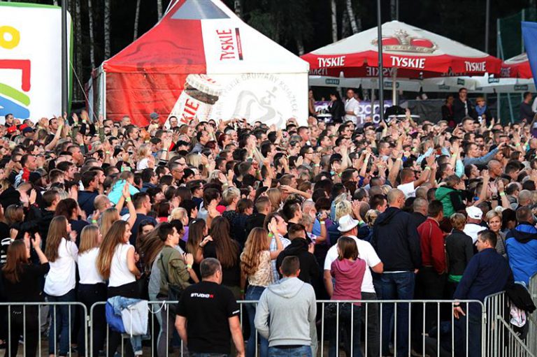 Bez biletu wtargnął do strefy VIP na disco polo w Olsztynie