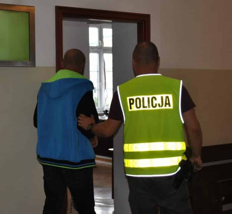 Ranił nożem konkubinę