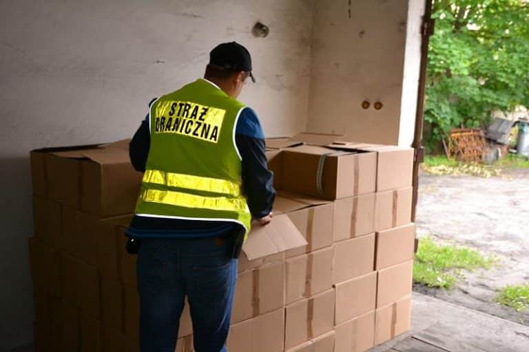 Przewoził 1620 litr&oacute;w alkoholu i &bdquo;wpadł&rdquo; podczas kontroli