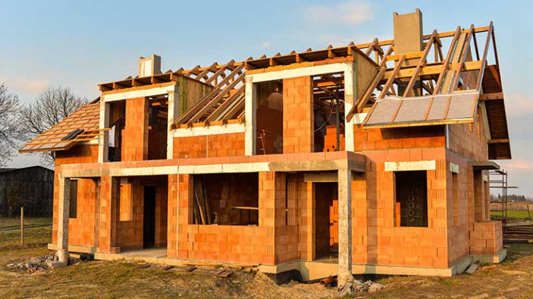 Na jakim etapie budowy można zamieszkać w domu?