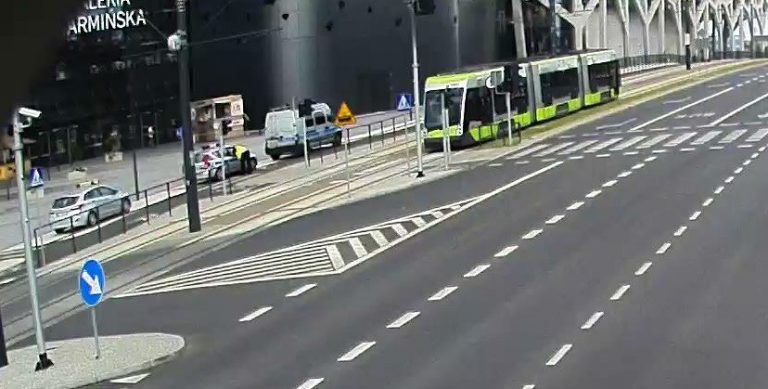 Pechowy wtorek. Tramwaj potrącił pieszą oraz zderzył się z autobusem