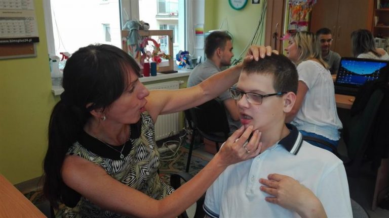 Dziecko nie m&oacute;wi? Przyjdź do Strefy Głosu w ZPE