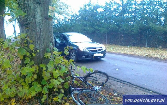 Samochód osobowy potrącił pod Olsztynem 75-letnią rowerzystkę