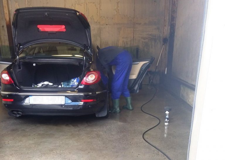 Pracowali nielegalnie w myjni samochodowej