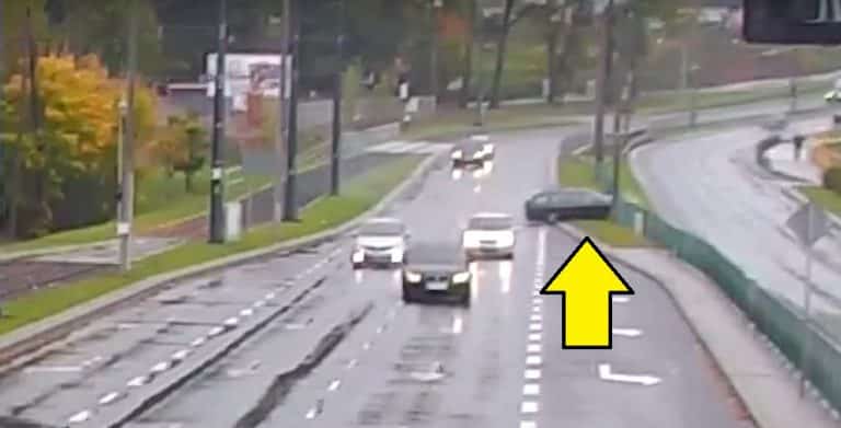 Kolizja na ul. Tuwima. Przyczyną zbyt duża prędkość?