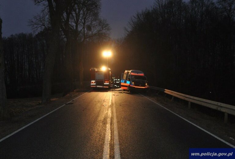 Strażak spowodował karambol. Wjechał w w karetkę i inny w&oacute;z strażacki