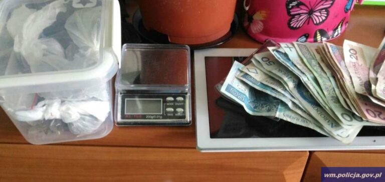 Mieli w mieszkaniu narkotyki