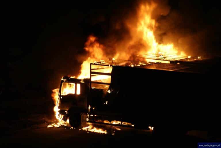 Pożar ciężar&oacute;wek na ul. Wyszyńskiego w Olsztynie