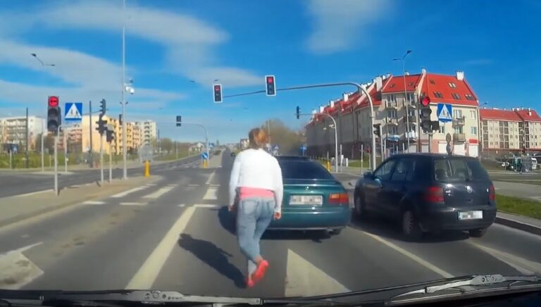 Pirat drogowy uciekał ze skrzywionym kołem