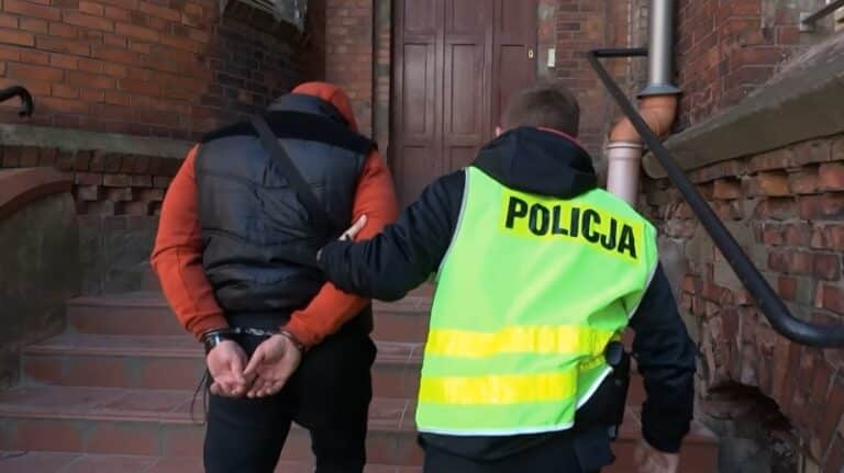 Olsztyn: Od roku znęcał się nad swoją dziewczyną