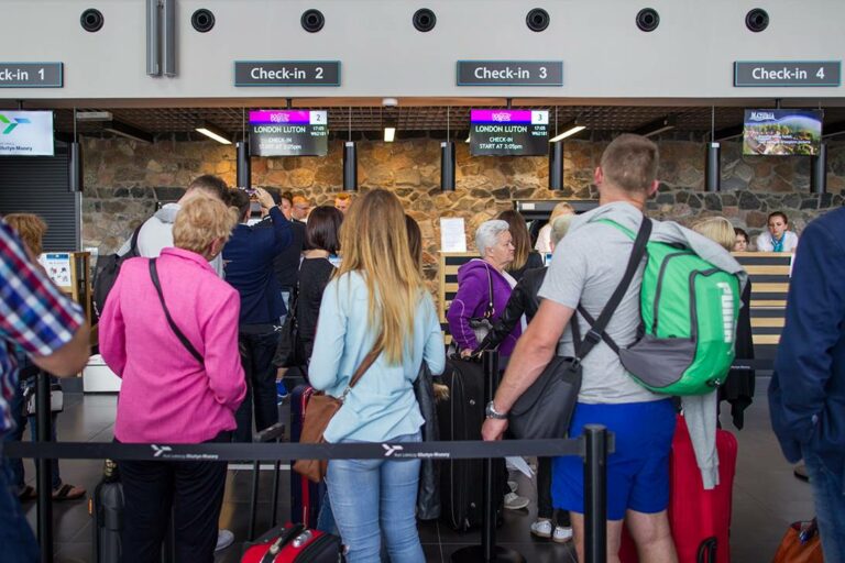 Z Warmii, Mazur i Podlasia blisko na cały świat