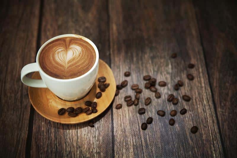 Kawa jak z kawiarni we własnym domu – sprawdź zalety nowoczesnych ekspresów!