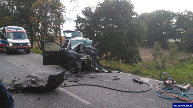 TRAGEDIA NA DRODZE. ZGINĘŁY TRZY OSOBY