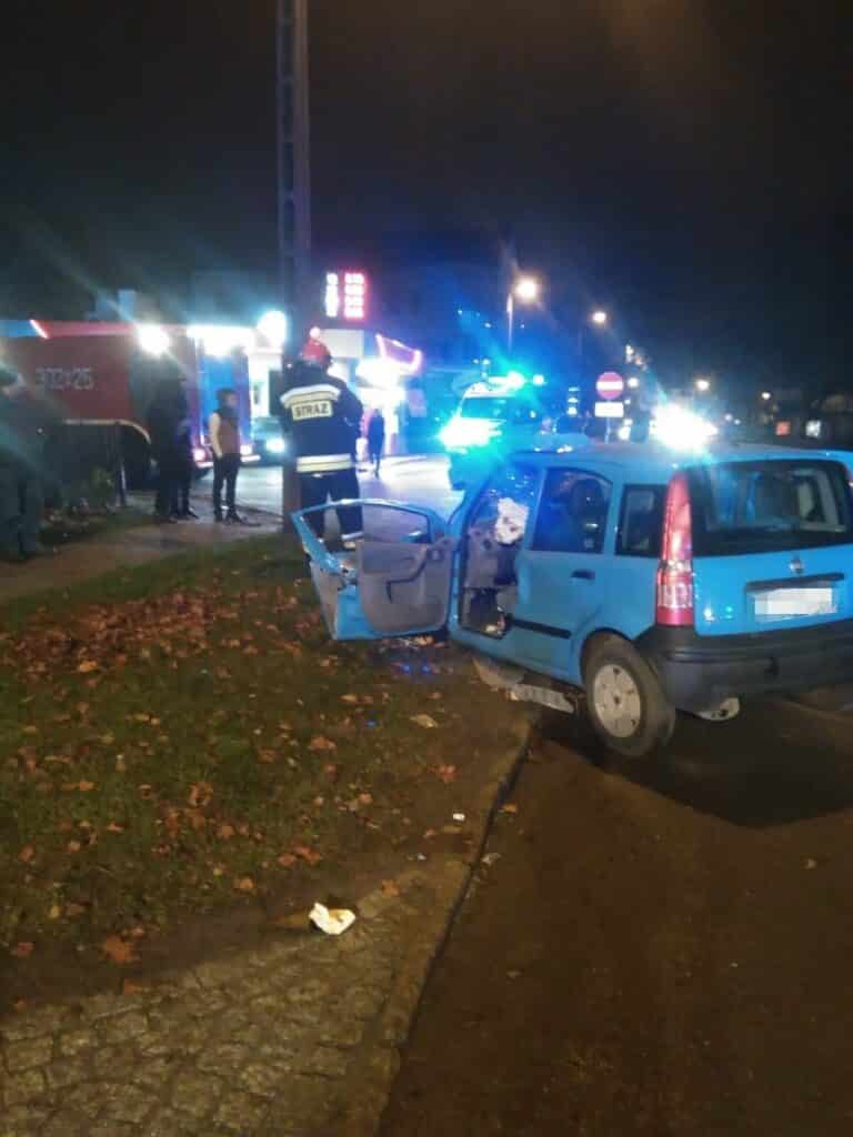 Olsztyn: zderzyły się trzy pojazdy &ndash; bus, fiat Panda i pojazd ciężarowy