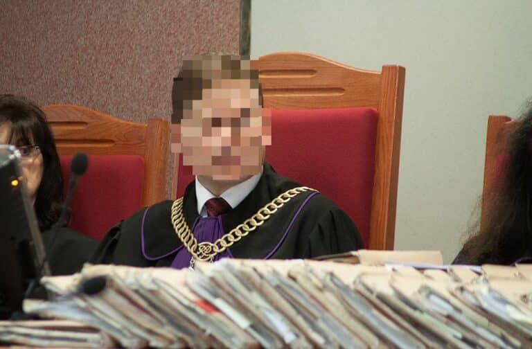 Sędzia poświadczył nieprawdę i uzyskał 42 000 zł? Czy zostanie usunięty z zawodu?