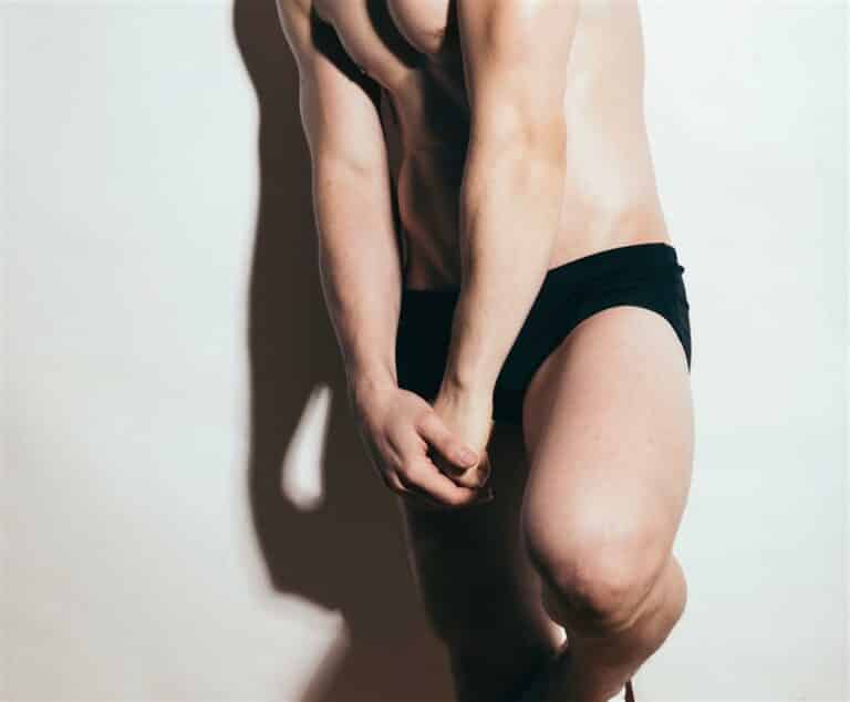 Zatrzymany przez policję na Jarotach chował coś w majtkach. Grożą mu teraz 3 lata więzienia