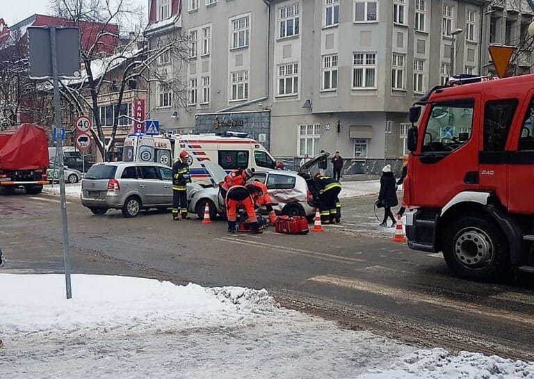 Starsza pani nie ustąpiła przejazdu. Centrum zakorkowane
