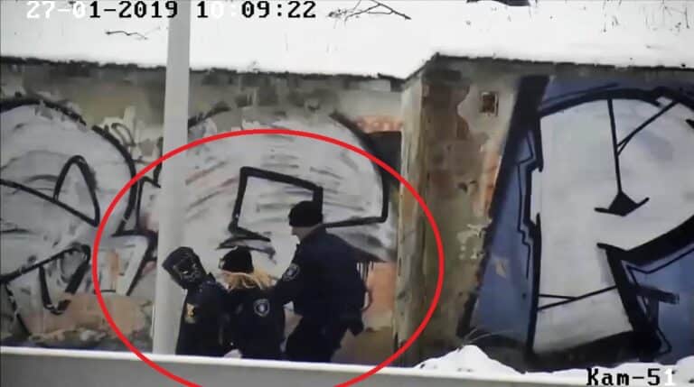 Pościg Straży Miejskiej za złodziejem. Wszystko nagrał monitoring [WIDEO]