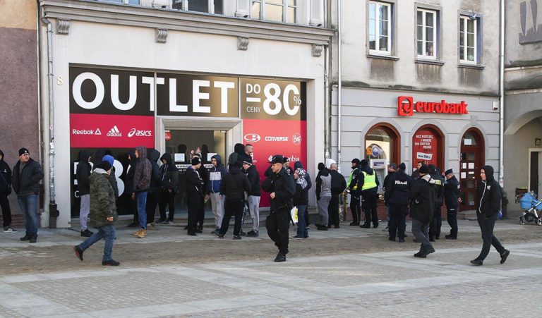 Znamy datę pierwszego Olsztyńskiego Marszu R&oacute;wności. Przyszli też zakapturzeni przeciwnicy