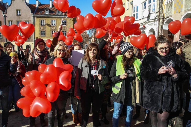 Znamy datę pierwszego Olsztyńskiego Marszu R&oacute;wności. Przyszli też zakapturzeni przeciwnicy
