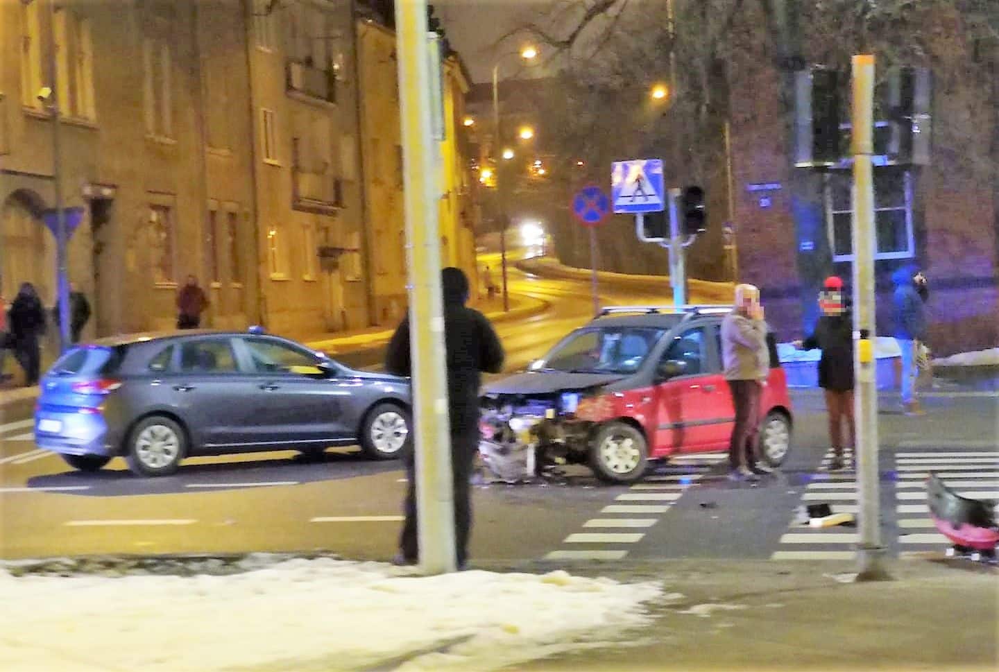 Panda wjechała w bmw na ul. Pieniężnego