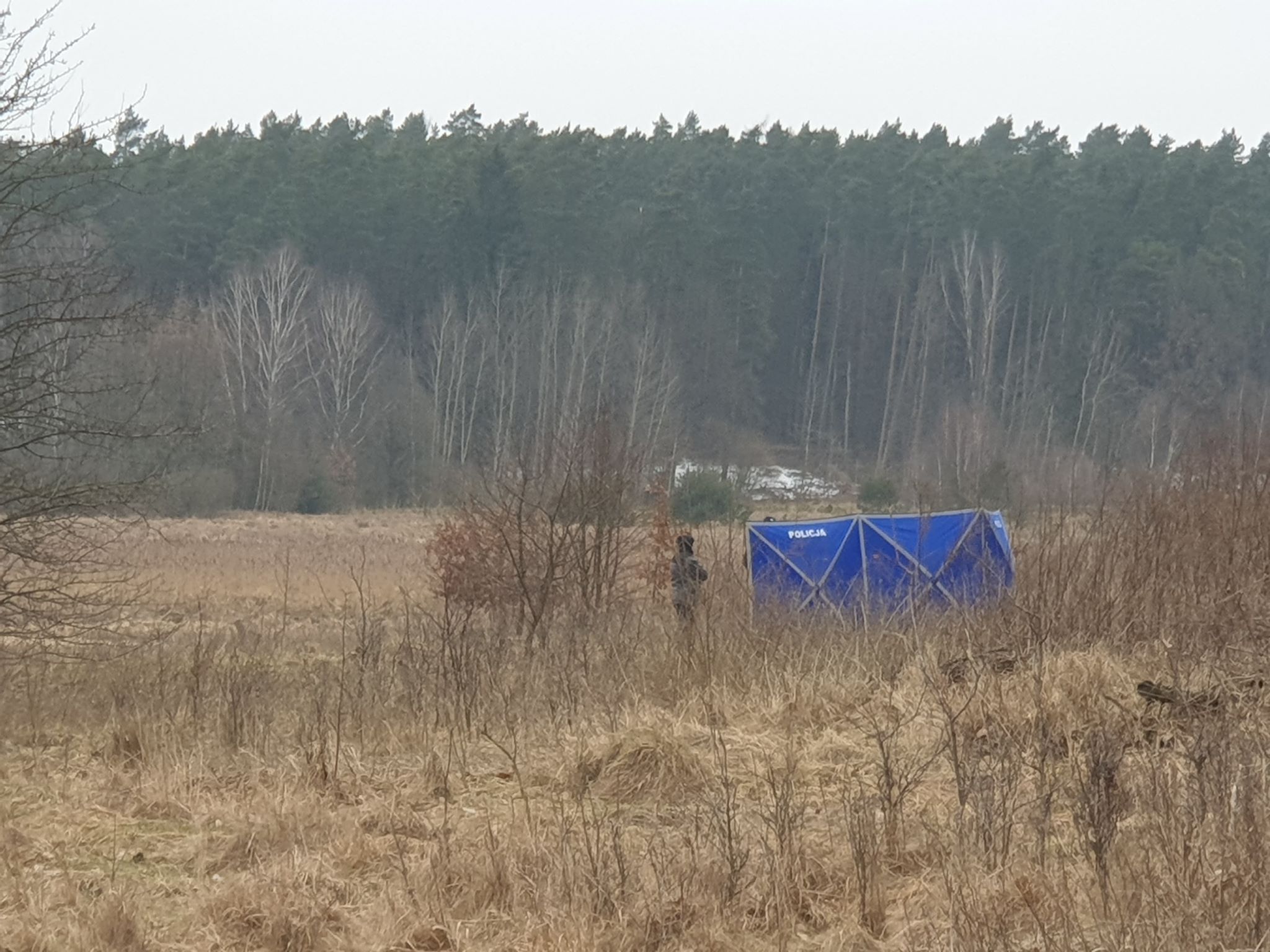 Rok temu zaginął Radek. Znajomi zapalili znicze pamięci