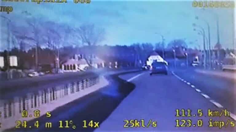 Kobieta pędziła BMW ulicami Olsztyna. Nie miała prawa jazdy, bo je straciła [WIDEO]