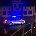 Potrącił kobietę na pasach i uciekł w stronę Olsztyna. Trwa pościg za kierowcą Opla Vectry [AKTUALIZACJA]