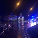 Potrącił kobietę na pasach i uciekł w stronę Olsztyna. Trwa pościg za kierowcą Opla Vectry [AKTUALIZACJA]