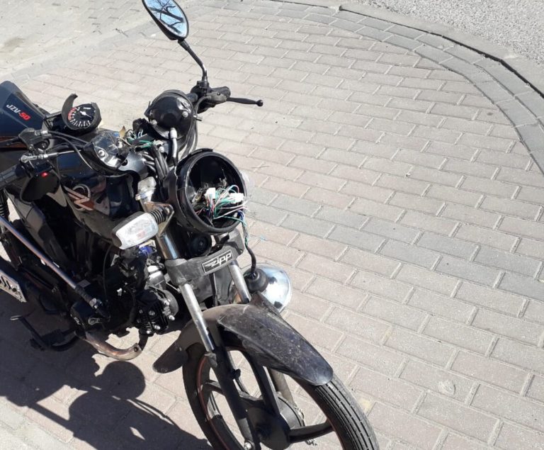 Pozornie niegroźne zdarzenie skończyło się śmiercią kierowcy motoroweru [FOTO]