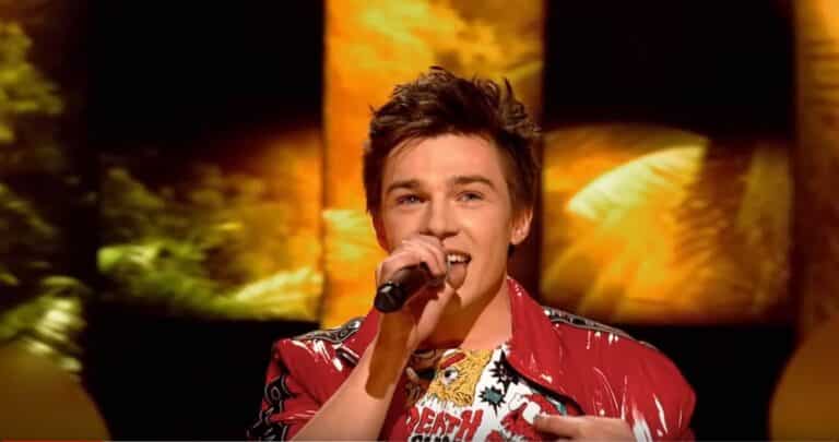 Przystojniak z Olsztyna podbił serca juror&oacute;w w Polsacie. Zdobył 100/100 głos&oacute;w! [WIDEO]