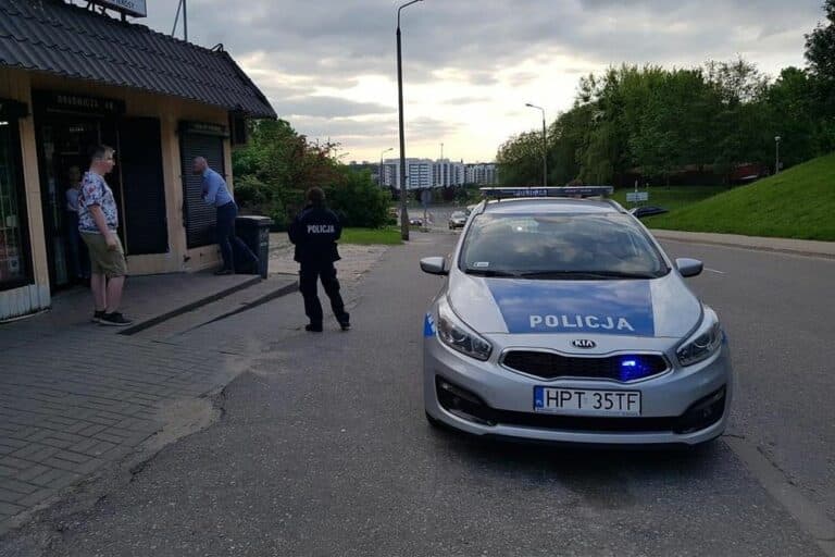 Pobił i okradł pod sklepem staruszka na Nag&oacute;rkach [FOTO]