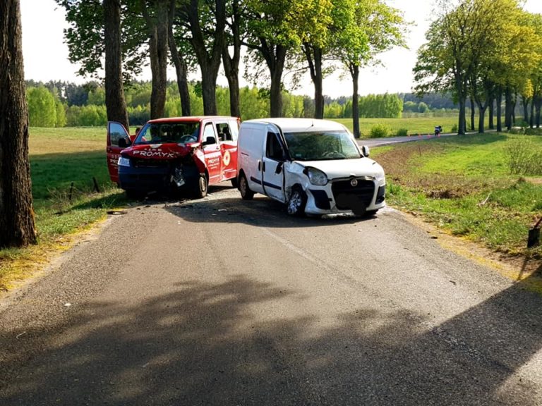 Kierowca i trzy nastoletnie podopieczne domu dziecka ranne w wypadku