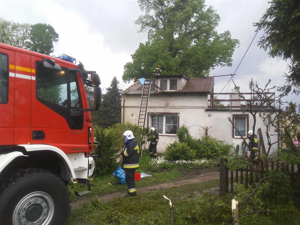 Tornado pod Olsztynem zerwało dachy i połamało drzewa [FOTO]