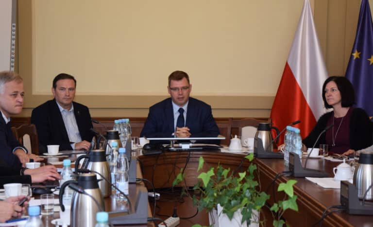 Wojewoda warmińsko-mazurski: niektóre gminy zwracają pieniądze na obsługę programów społecznych