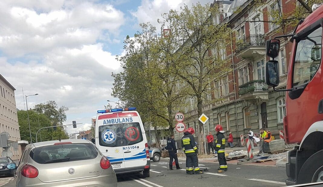 Pierwszy wypadek na nowo wyremontowanej ul. Partyzantów [FOTO]