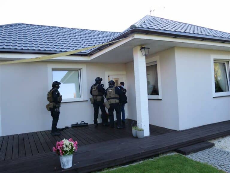 Olsztyńscy śledczy zatrzymali podejrzanych o udział w mafii paliwowej [WIDEO]