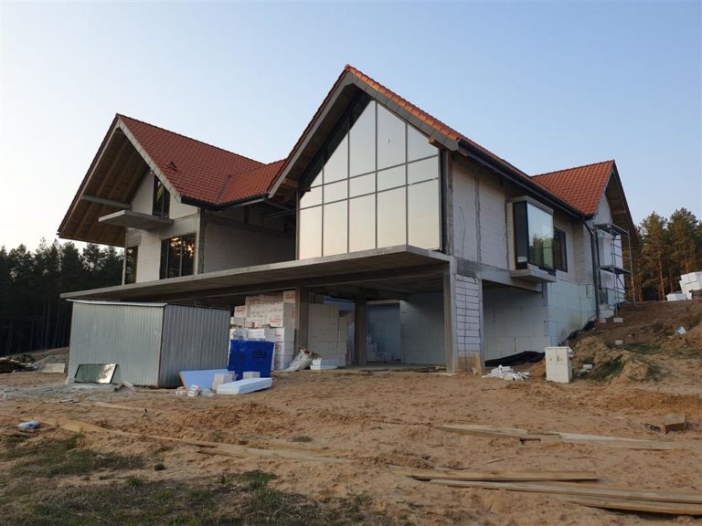 Hołowczyc buduje pałac pod Olsztynem [FOTO]