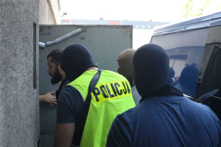 Mamed K. został doprowadzony do prokuratury. Usłyszy kilkanaście zarzut&oacute;w? [FOTO]