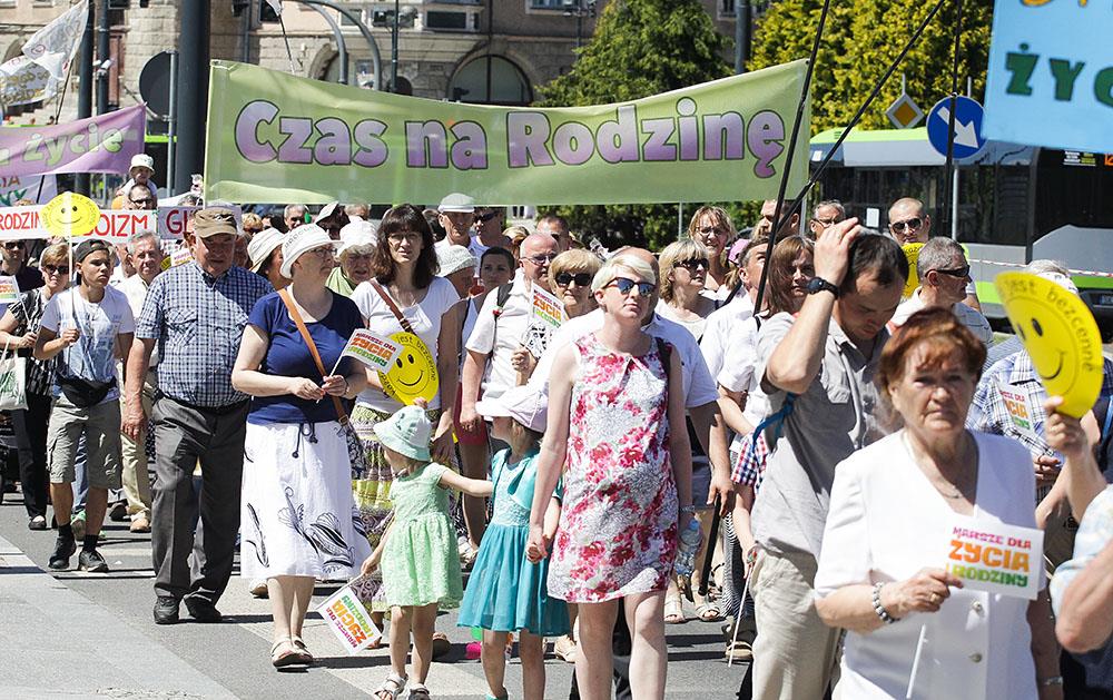 Ulicami Olsztyna po raz ósmy przeszedł Marsz dla Życia i Rodziny [FOTO]
