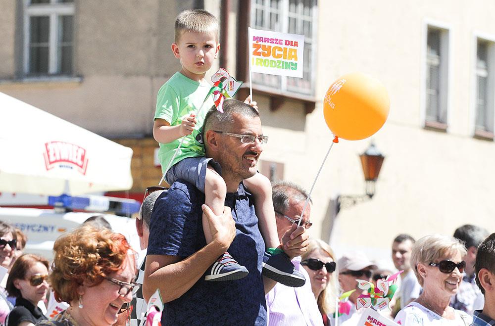 Ulicami Olsztyna po raz ósmy przeszedł Marsz dla Życia i Rodziny [FOTO]