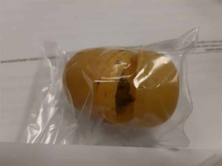 Po marihuanie był agresywny. Znęcał się nad żoną i synem. Narkotyki trzymał w jajku niespodziance