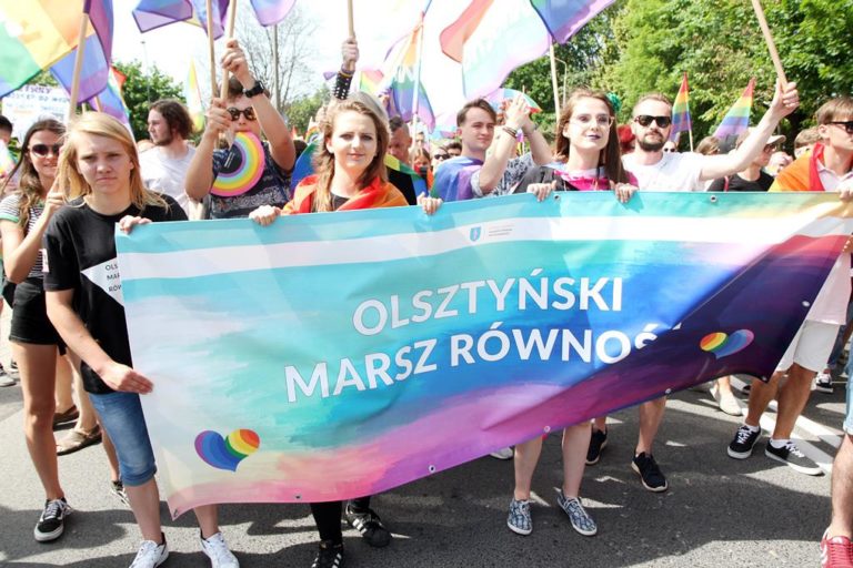 Pierwszy w historii Olsztyna Marsz R&oacute;wności. Zdjęcia z parady [FOTO]