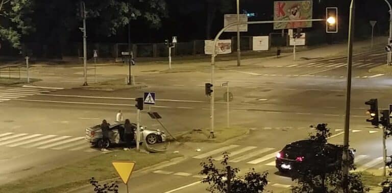 Kobieta nie ustąpiła pierwszeństwa. Doszło do kolizji