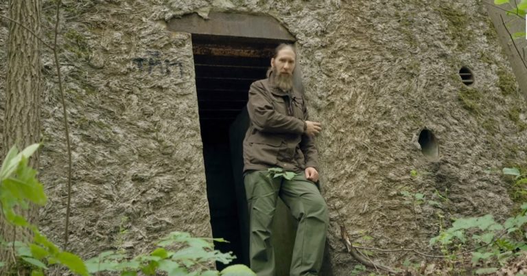 Leśne poszukiwania Bursztynowej Komnaty. Nieodkryte tunele w Mamerkach [WIDEO]