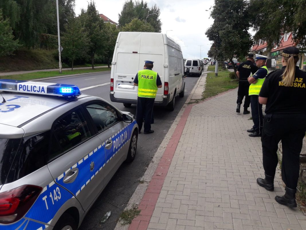 Olsztyńska policja poluje na źle zaparkowane pojazdy na osiedlach
