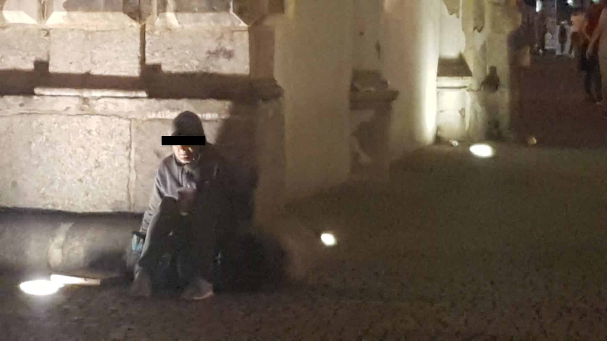 Bezdomny okradł restauratora, a teraz pom&oacute;gł mu sklepikarz. Stracił Audi A6