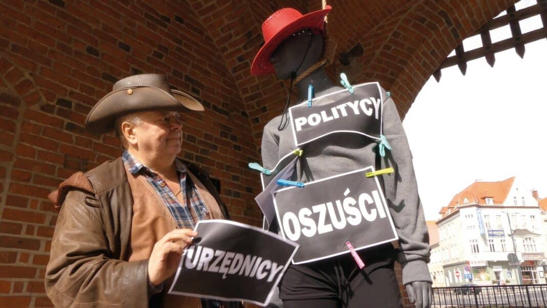 Kandydat na Senatora z Olsztyna zatrzymany przez policję. Ma być doprowadzony do prokuratury i usłyszeć zarzuty